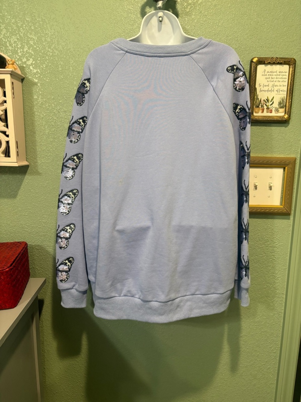 QUEEN OF SPARKLES Babyblue Sequin Butterfly Sweatshirt Sz L - Picture 5 of 15